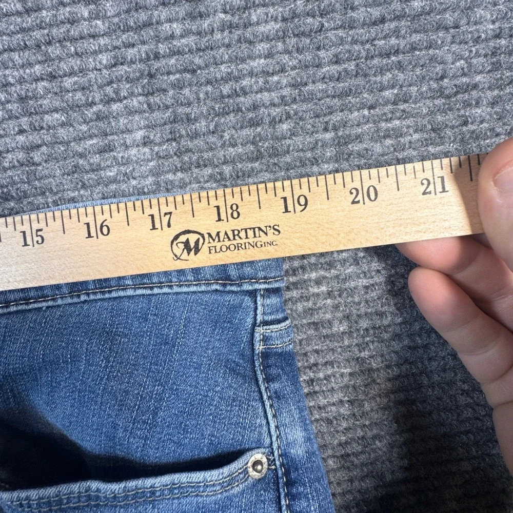 Signature by Levi Strauss Gold Totally‎ Shaping Skinny Jeans Blue Size 36x30